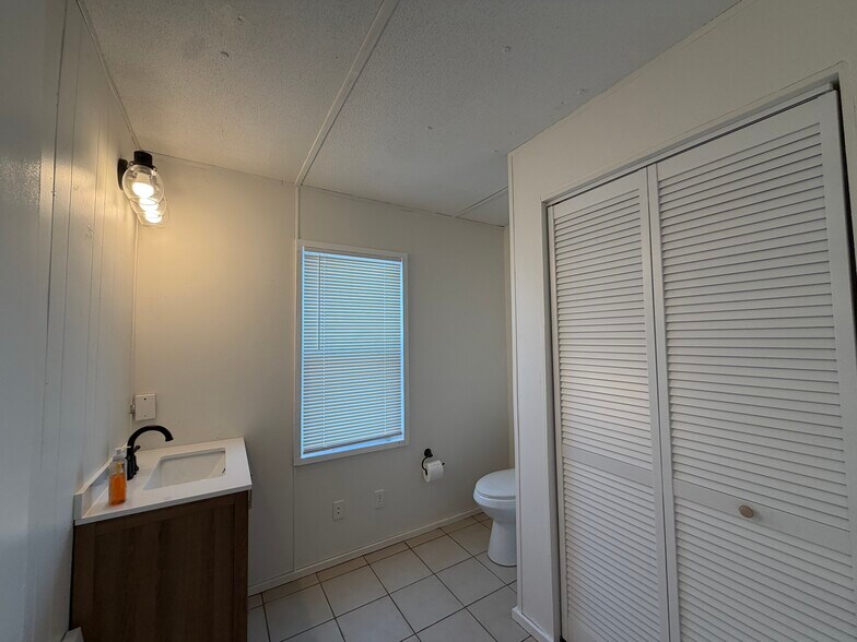More Photos Of 3915 Covington Hwy, Decatur Land For Lease