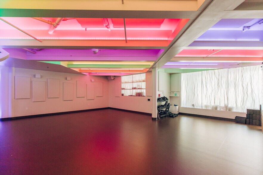 More Photos Of 110 SW Yamhill St, Portland Loft Creative Space For Lease