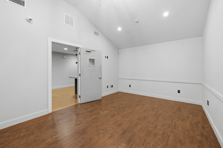 More Photos Of 2250 N Volusia Ave, Orange City Specialty For Sale