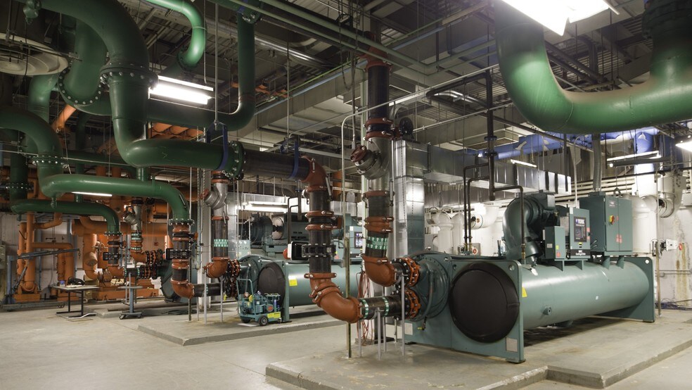 More Photos Of 199 Benson Rd, Middlebury Flex For Lease