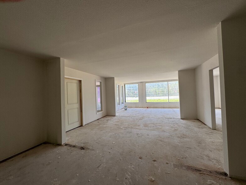 More Photos Of 4129 US-59 Hwy, Livingston Truck Terminal For Sale