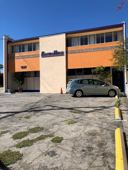 More Photos Of 1227 W Temple St, Los Angeles Loft Creative Space For Lease