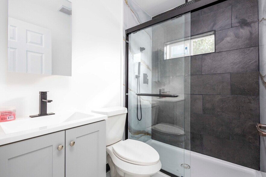 More Photos Of 553 Belmont St, Detroit Apartments For Sale