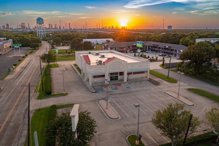 More Photos Of 2001 Garth Rd, Baytown Freestanding For Lease