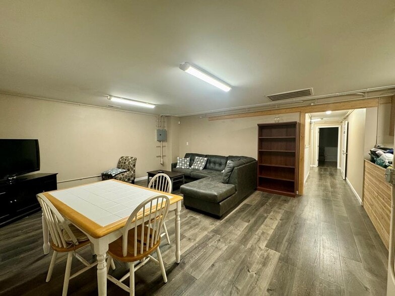 More Photos Of 715 N Kanawha St, Beckley Freestanding For Lease