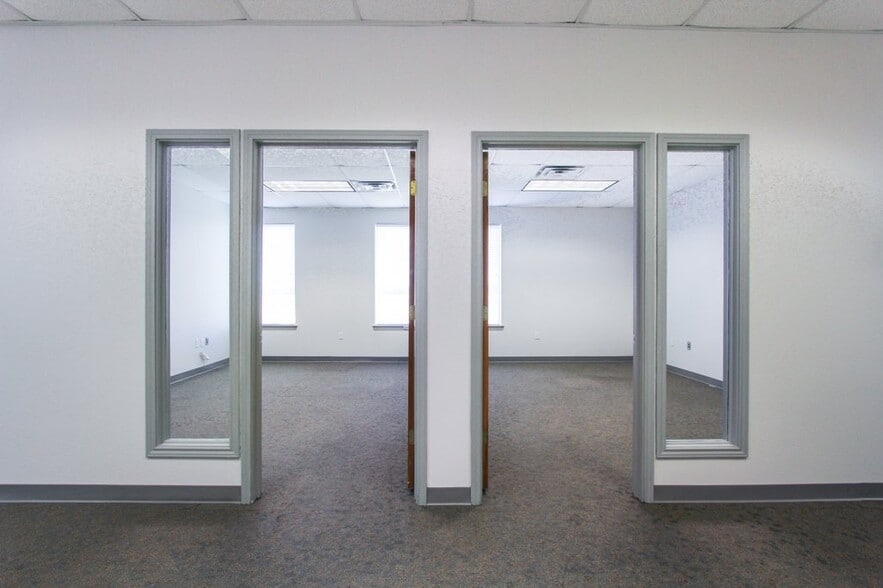 More Photos Of 1921 Corporate Dr, San Marcos Office For Lease