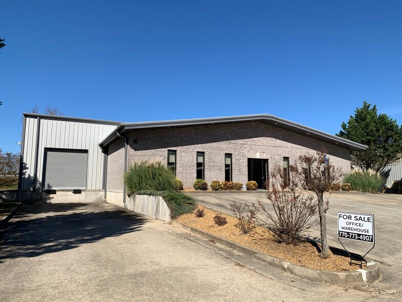 More Photos Of 30 River Ct, Cartersville Warehouse For Sale