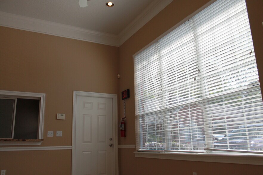 More Photos Of 6817 Southpoint Pky, Jacksonville Office For Sale