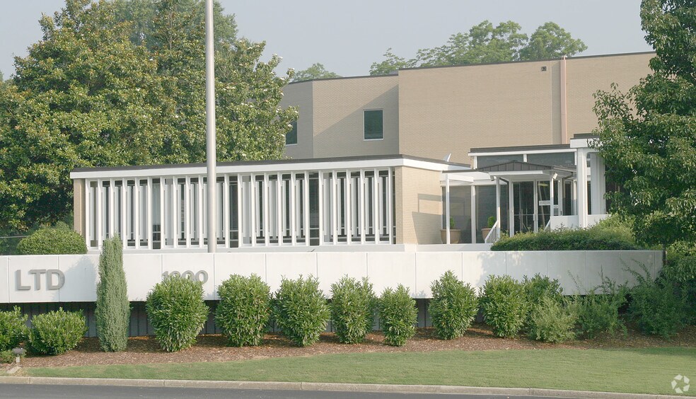 More Photos Of 1900-1950 Crestwood Blvd, Birmingham Office For Lease