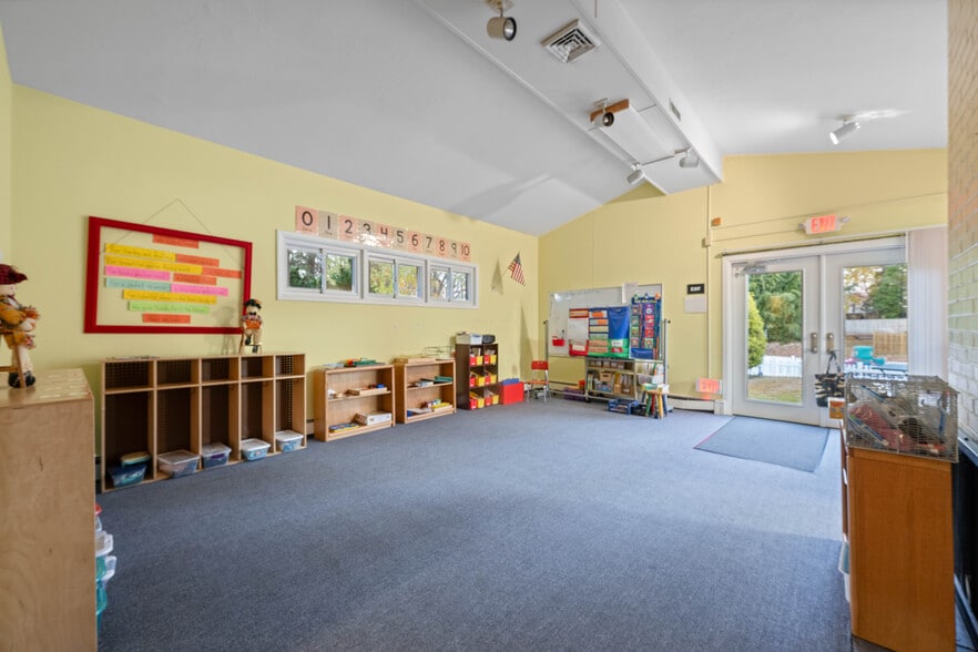 More Photos Of 123 W Main St, Trappe Medical For Sale