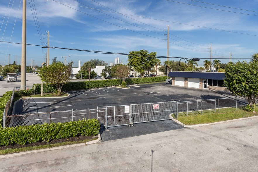 More Photos Of 3265 SE 6th Ave, Fort Lauderdale Industrial For Lease