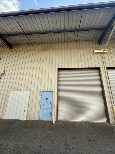 More Photos Of 73-5577 Lawehana St, Kailua Kona Warehouse For Lease