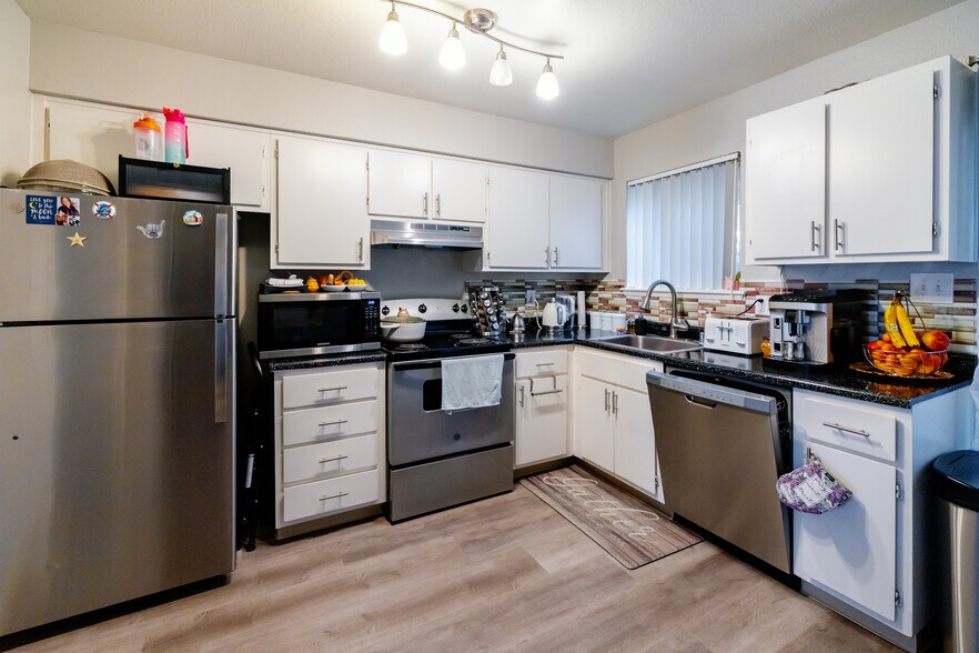 More Photos Of 1500 Howe Ave, Sacramento Apartments For Sale