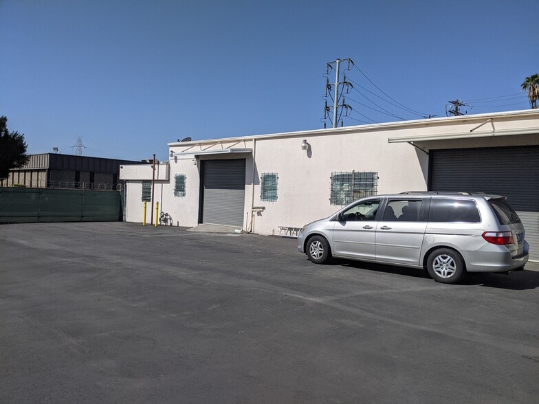 More Photos Of 1621-1623 W Gladstone St, Azusa Warehouse For Sale