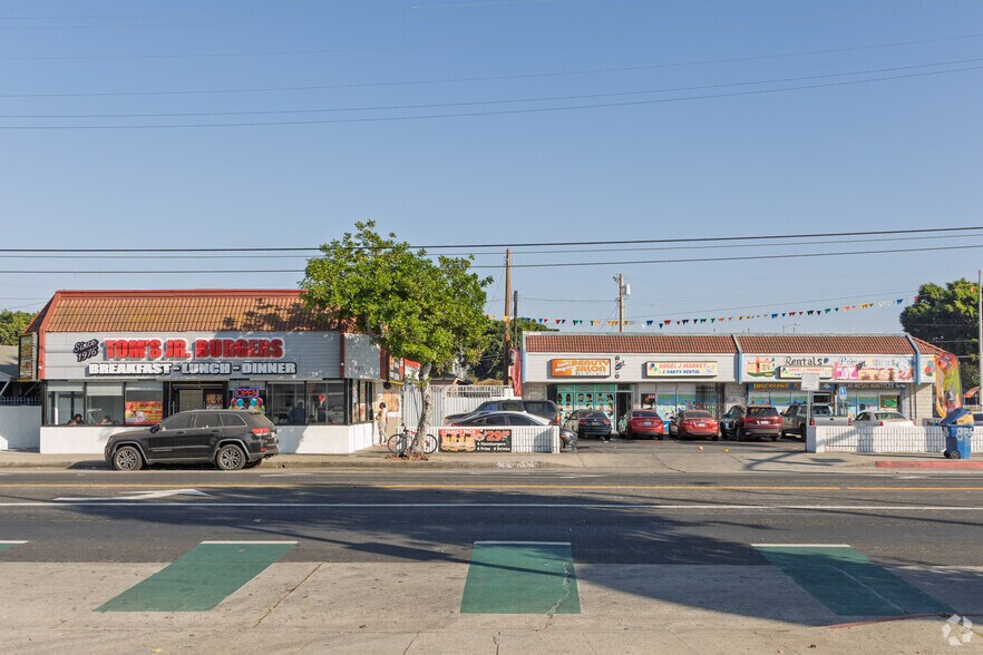 More Photos Of 601 E Century Blvd, Los Angeles General Retail For Sale