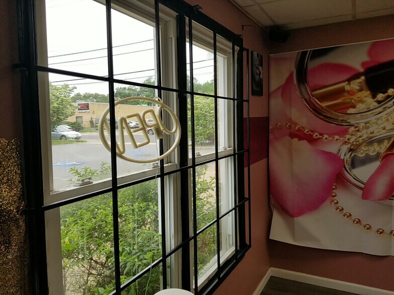 More Photos Of 4700 Stamp Rd, Marlow Heights General Retail For Lease