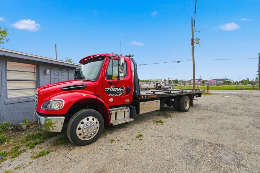 More Photos Of 6512 Old Cheney Hwy, Orlando Industrial For Sale