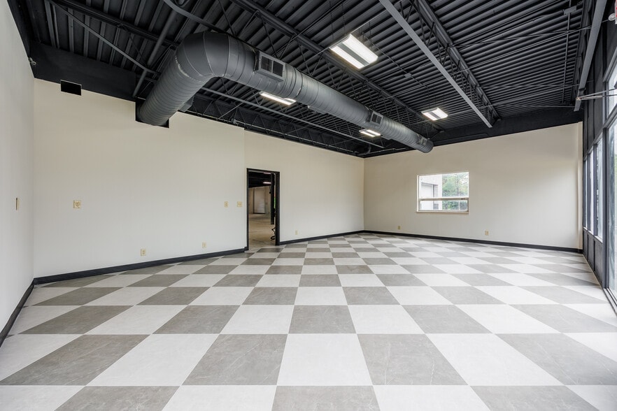 More Photos Of 4765 E 131st St, East Cleveland Warehouse For Sale