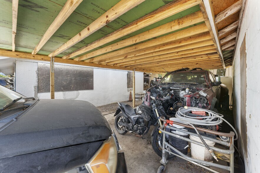 More Photos Of 5712 15th St, Bradenton Auto Dealership For Sale