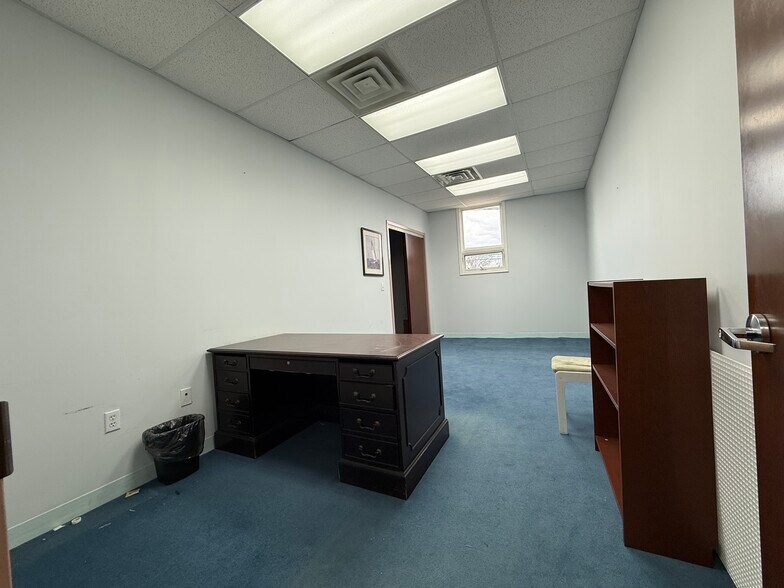 More Photos Of 294-298 State St, Hackensack Medical For Sale