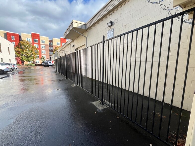 More Photos Of 1280 Charnelton St, Eugene Storefront Retail Office For Sale