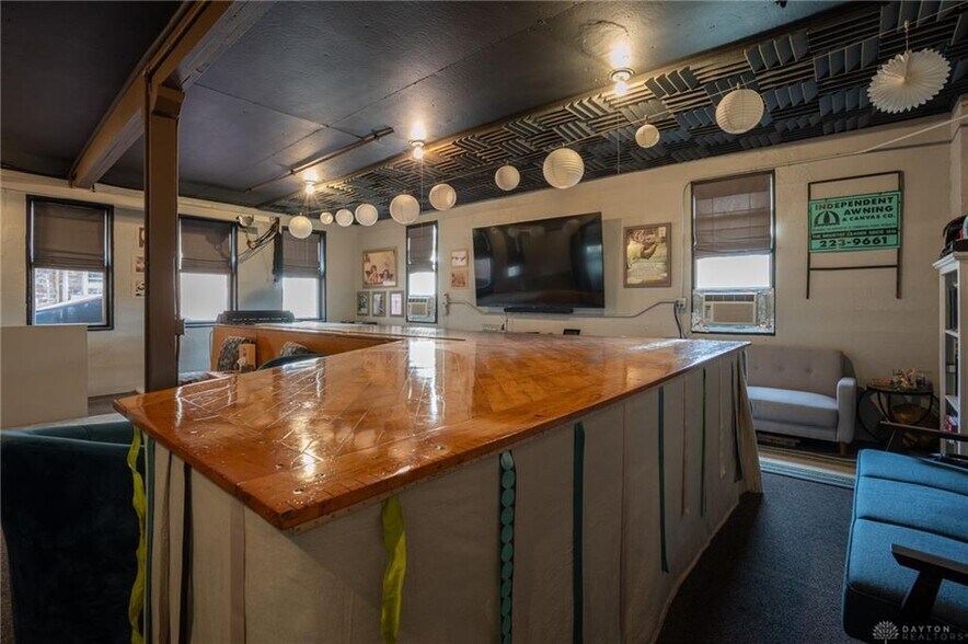 More Photos Of 324 Jones St, Dayton Office For Sale