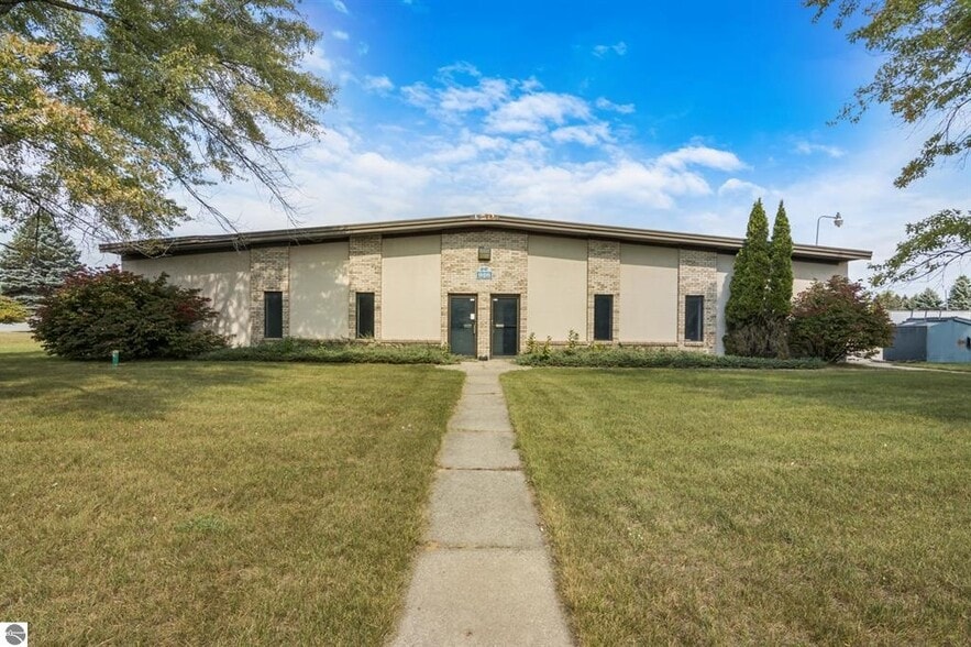 Primary Photo Of 926 Frisbie St, Cadillac Warehouse For Sale