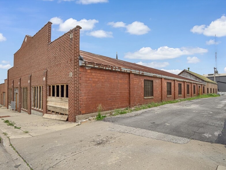 More Photos Of 111 W 3rd St, Waterloo Freestanding For Sale