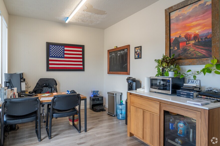 More Photos Of 18435 SW Pacific Hwy, Tualatin Auto Dealership For Sale