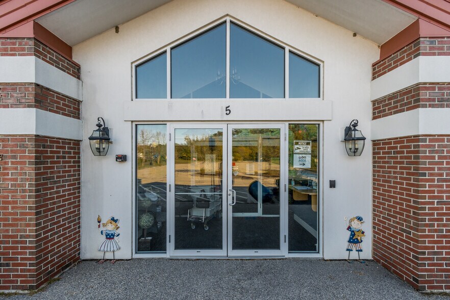 More Photos Of 5 Willey Rd, Saco General Retail For Sale