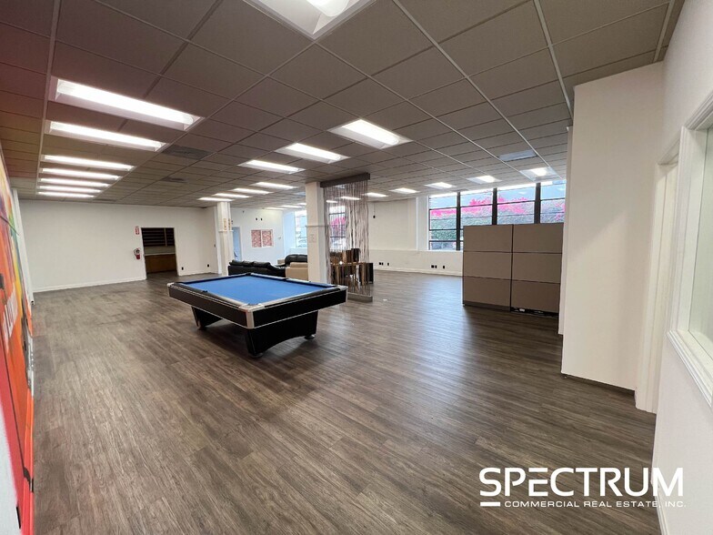 More Photos Of 7241 Lankershim Blvd, North Hollywood Office For Lease