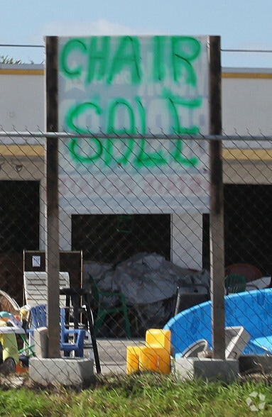 More Photos Of 4556 10th Ave N, Lake Worth Auto Dealership For Lease