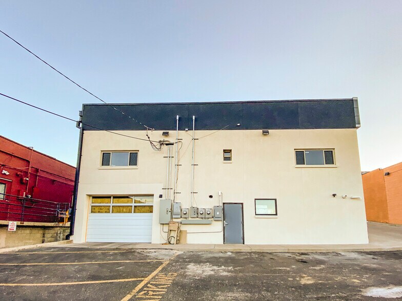 More Photos Of 9885 W Colfax Ave, Lakewood Freestanding For Lease