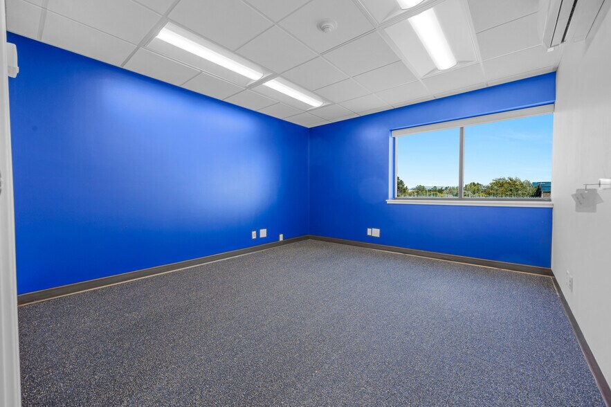 More Photos Of 3102 100th St SW, Everett Warehouse For Lease