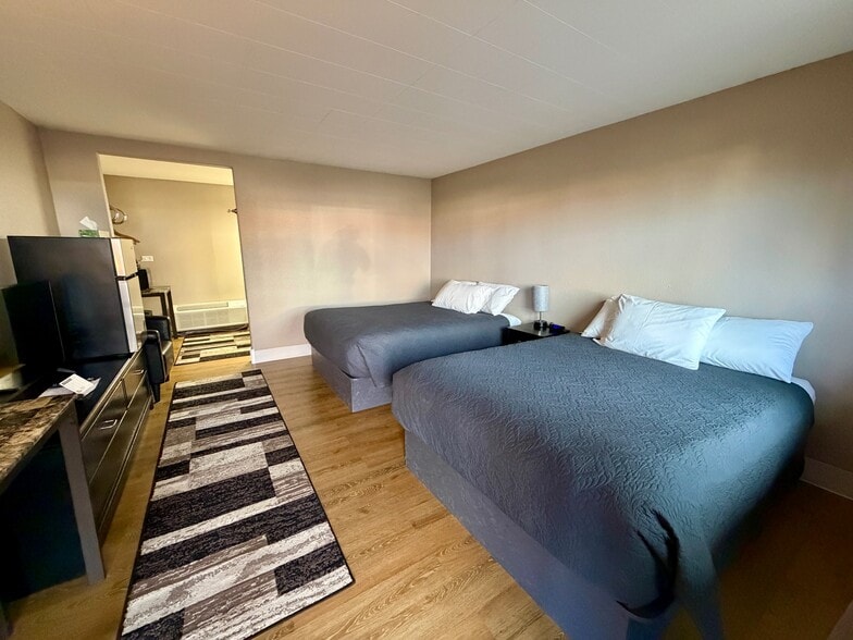 More Photos Of 210 N Main St, Deer Lodge Hotel For Sale