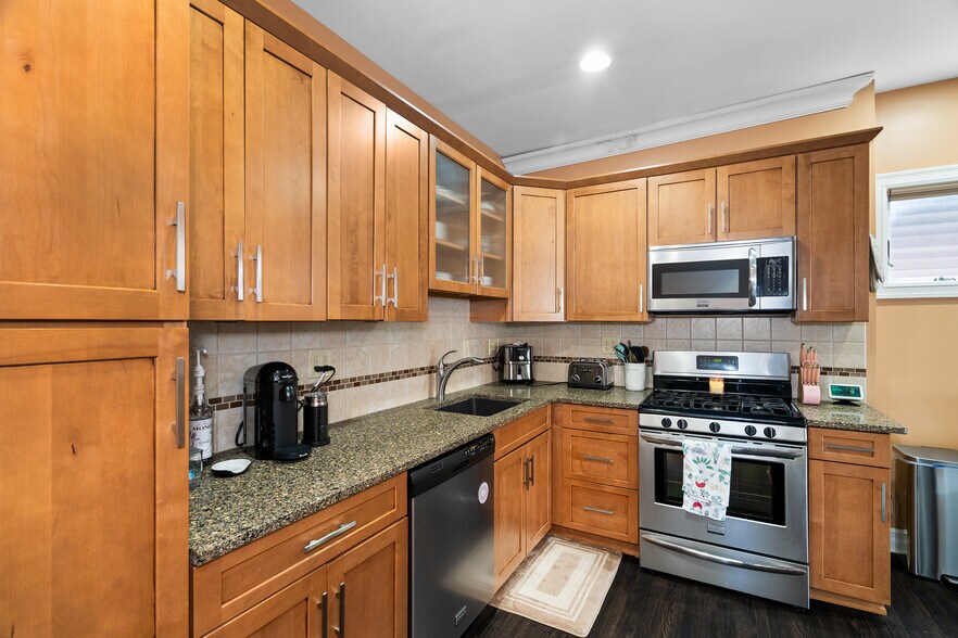 More Photos Of 1537 Hertel Ave, Buffalo Flex For Sale