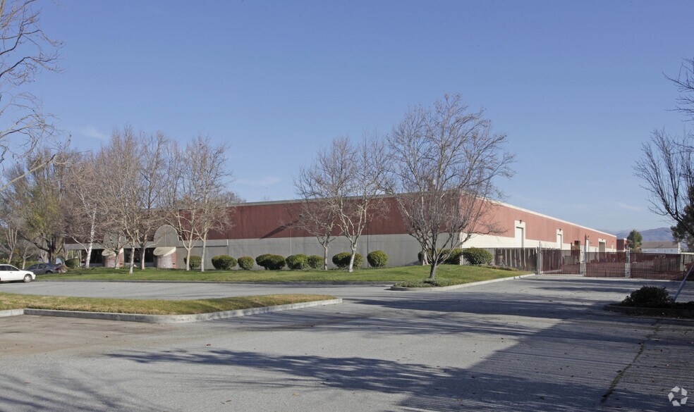 More Photos Of 205 Apollo Way, Hollister Manufacturing For Lease