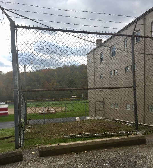 More Photos Of 414 E Lincoln Ave, Mc Donald Warehouse For Sale