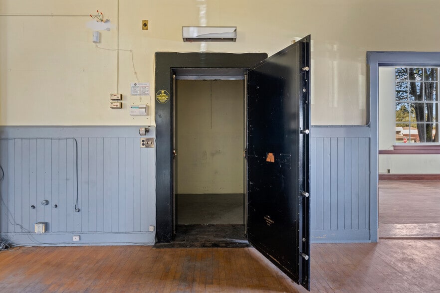 More Photos Of 224 N Oak St, Ukiah Office Residential For Sale