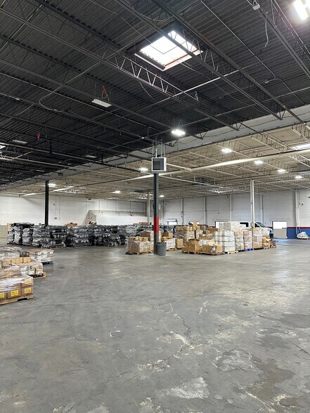 More Photos Of 240-260 W Nyack Rd, West Nyack Warehouse For Lease