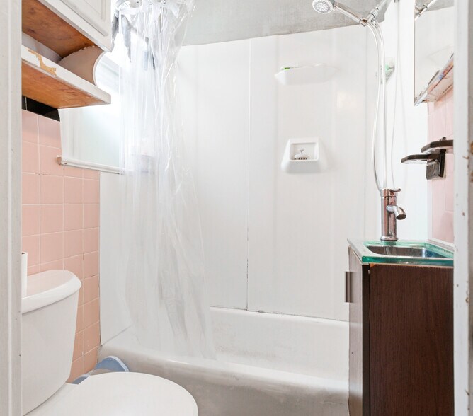 More Photos Of 369 E Kinney St, Newark Apartments For Sale
