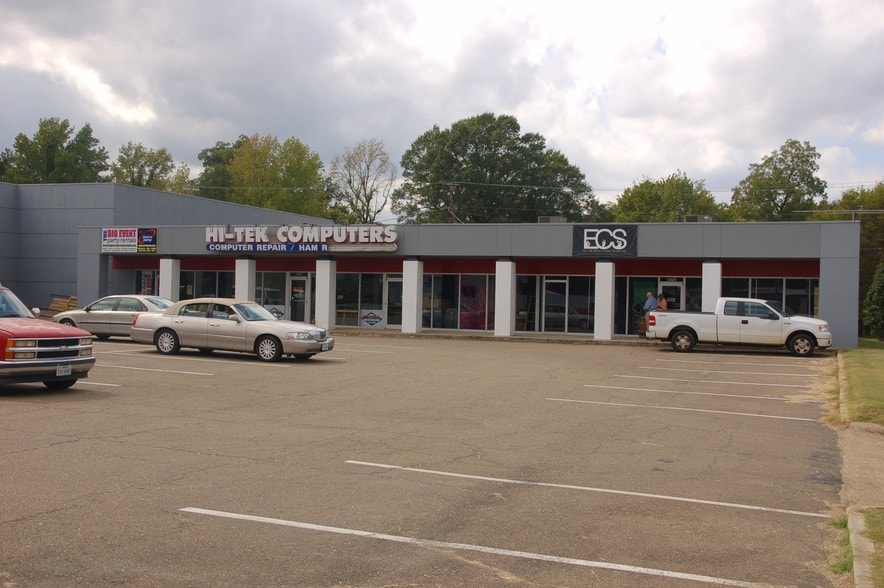 More Photos Of 2315-2319 Texas Blvd, Texarkana Storefront For Sale