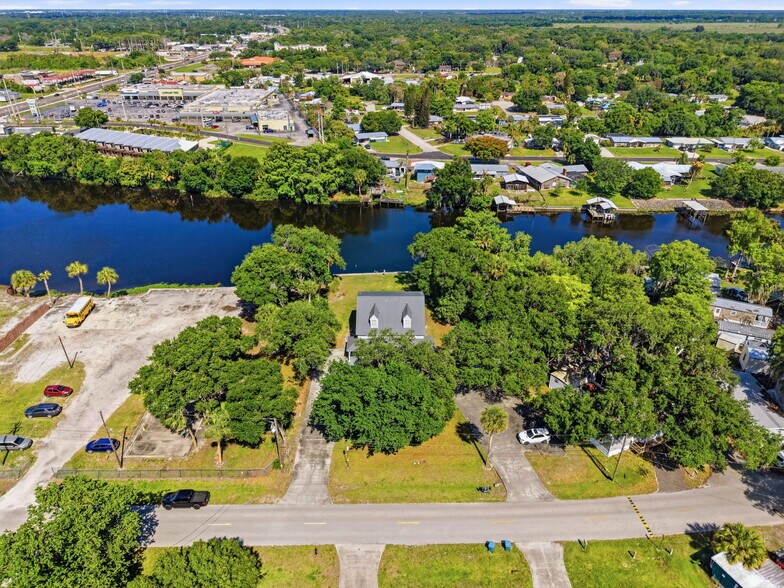 More Photos Of 207 SE 6th Ave, Okeechobee Multifamily For Sale