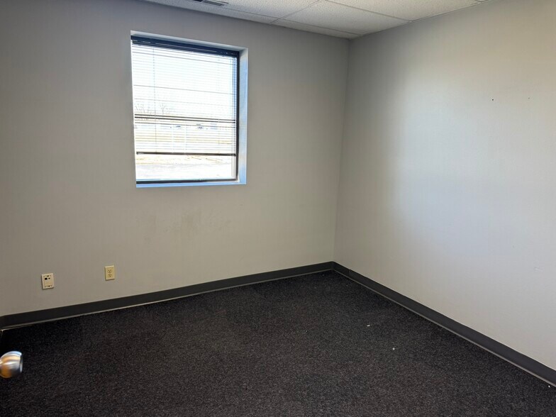 More Photos Of 238 Alexander Ave, Ames Distribution For Lease