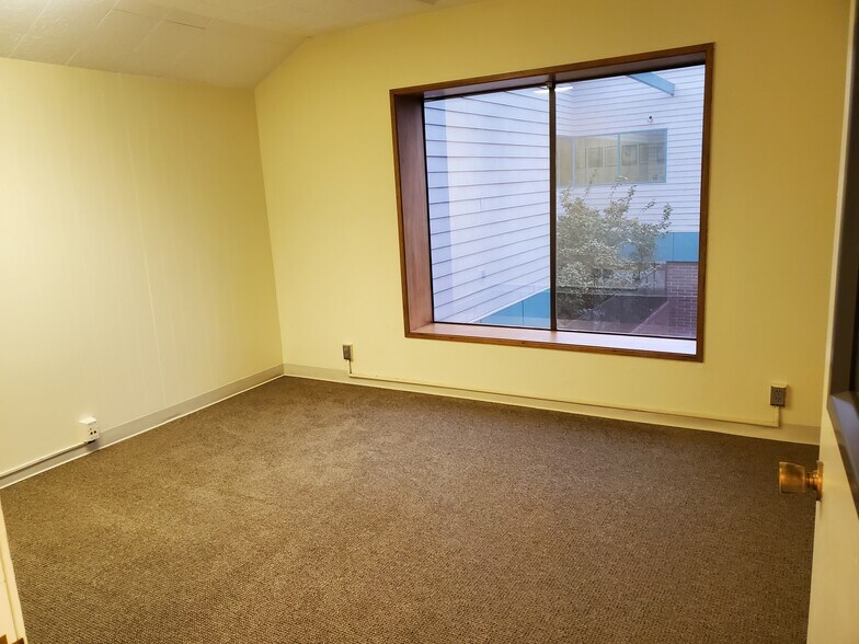 More Photos Of 258 E 10th Ave, Eugene Office For Lease