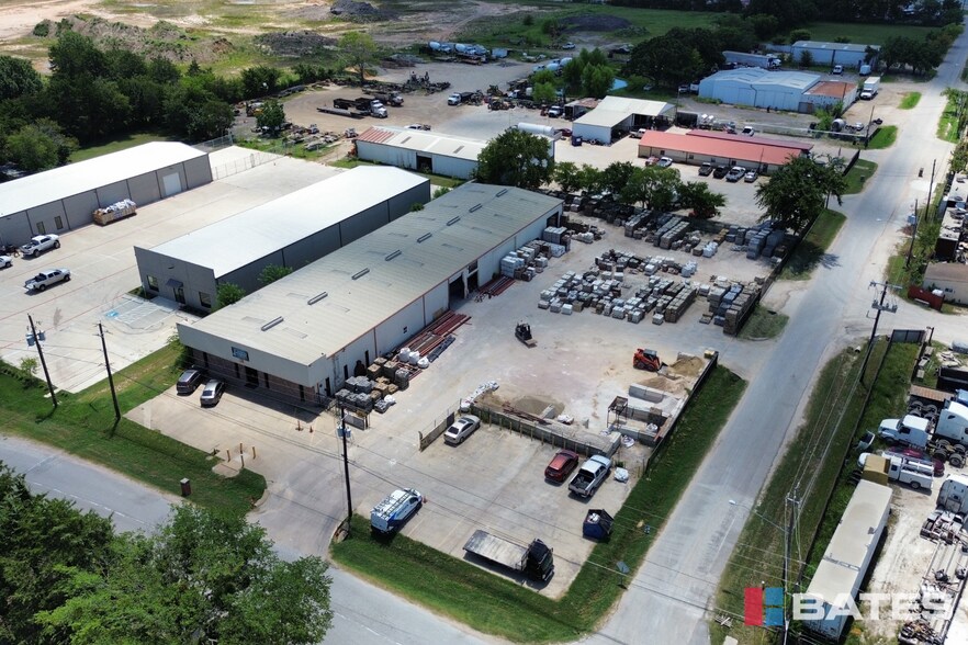 More Photos Of 1812 Garden Spring Dr, Dallas Warehouse For Sale