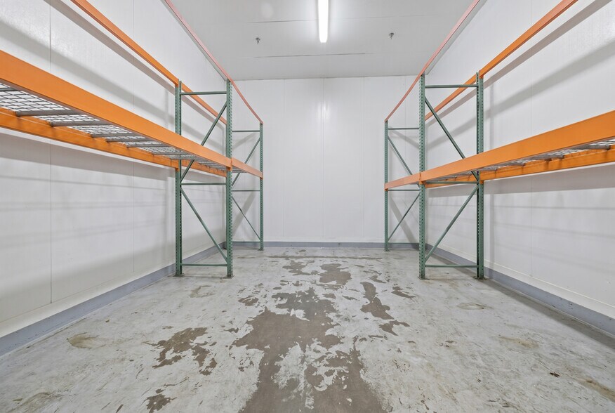 More Photos Of 1381 E 6th St, Los Angeles Food Processing For Lease