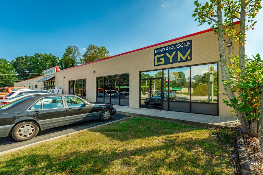 More Photos Of 3703 Taft Hwy, Signal Mountain Storefront For Sale