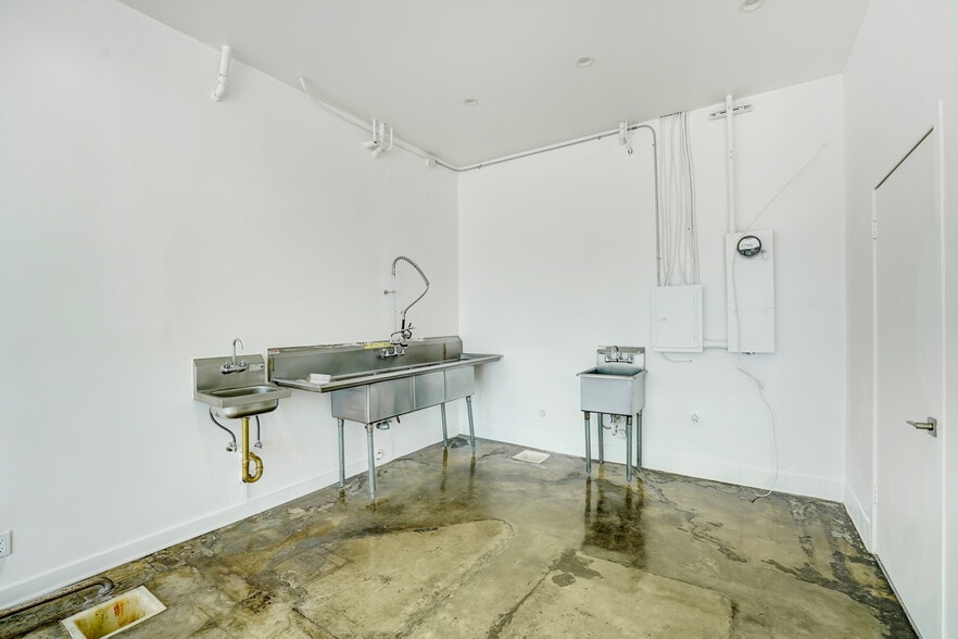 More Photos Of 4500-4506 Inglewood Blvd, Los Angeles Storefront For Lease