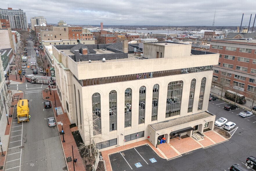 More Photos Of 174 Union St, New Bedford Office Residential For Lease